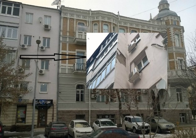 В центре Ростова вместе с сосулькой обрушилась часть балкона